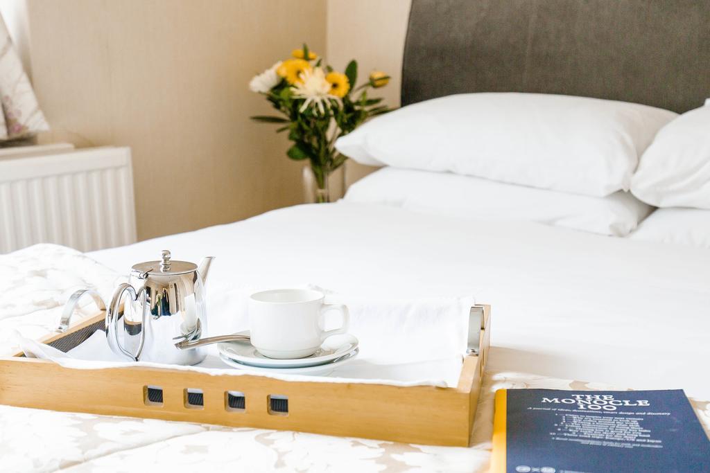 Elizabeth House Hotel Bracknell Bagian luar foto
