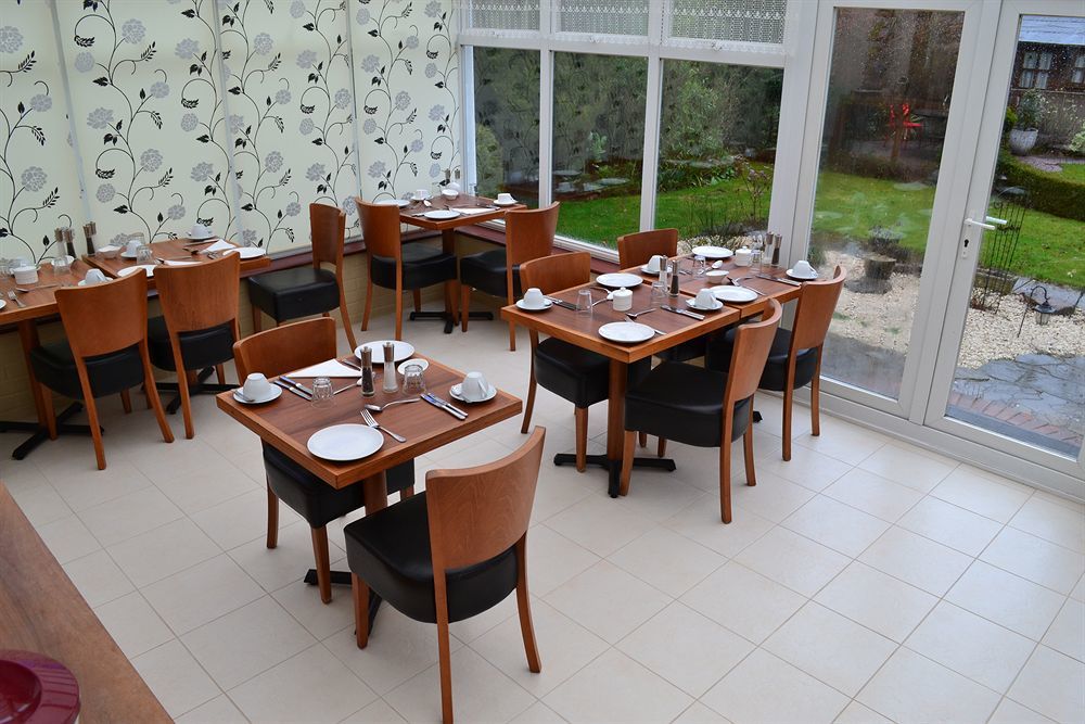 Elizabeth House Hotel Bracknell Bagian luar foto