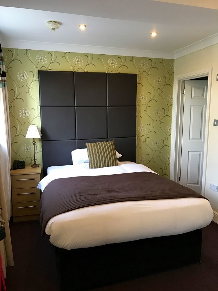 Elizabeth House Hotel Bracknell Bagian luar foto