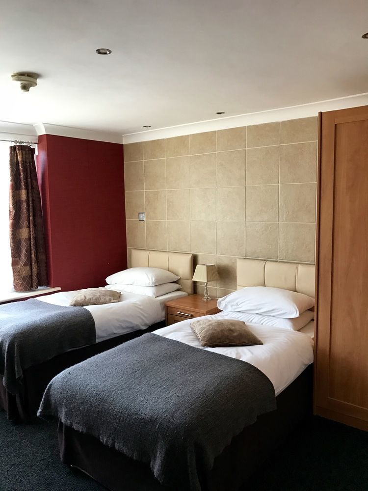 Elizabeth House Hotel Bracknell Bagian luar foto