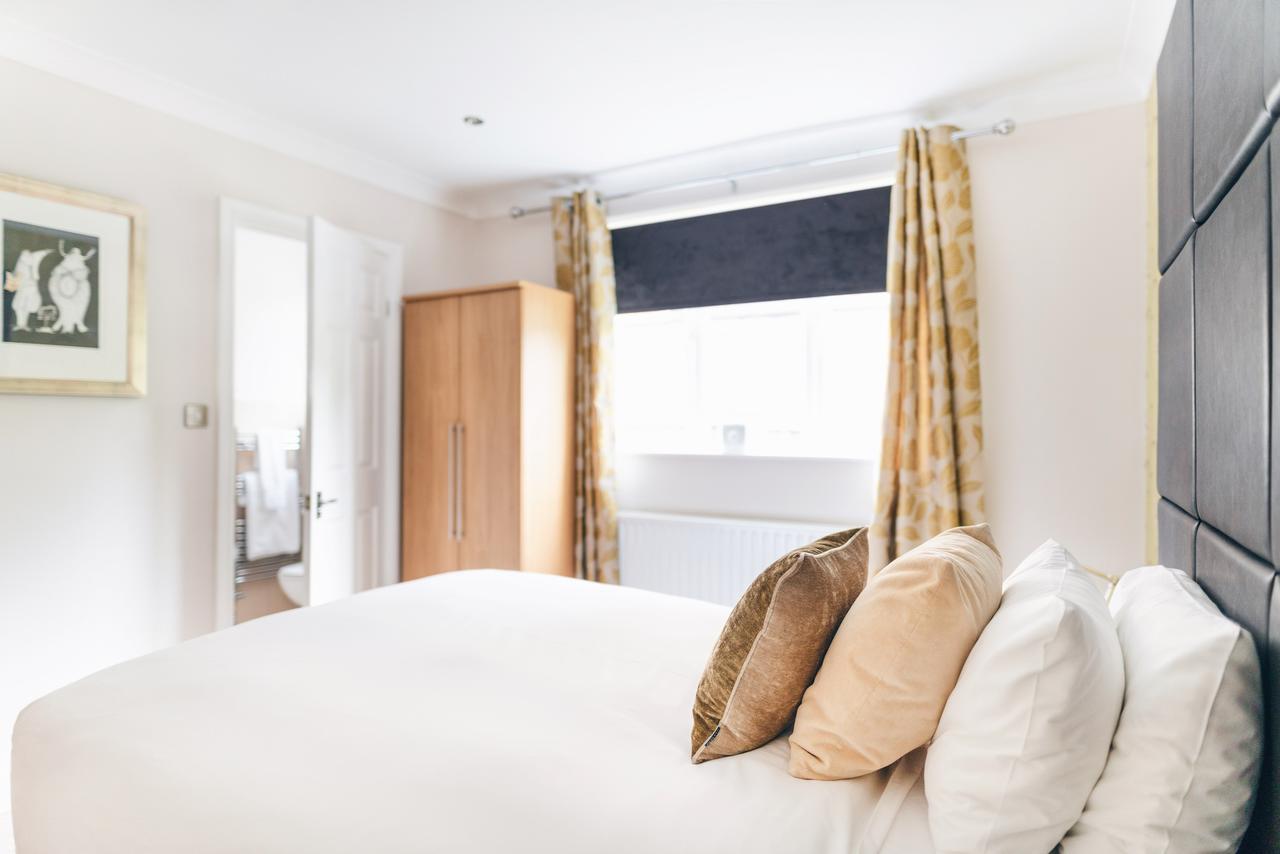 Elizabeth House Hotel Bracknell Bagian luar foto