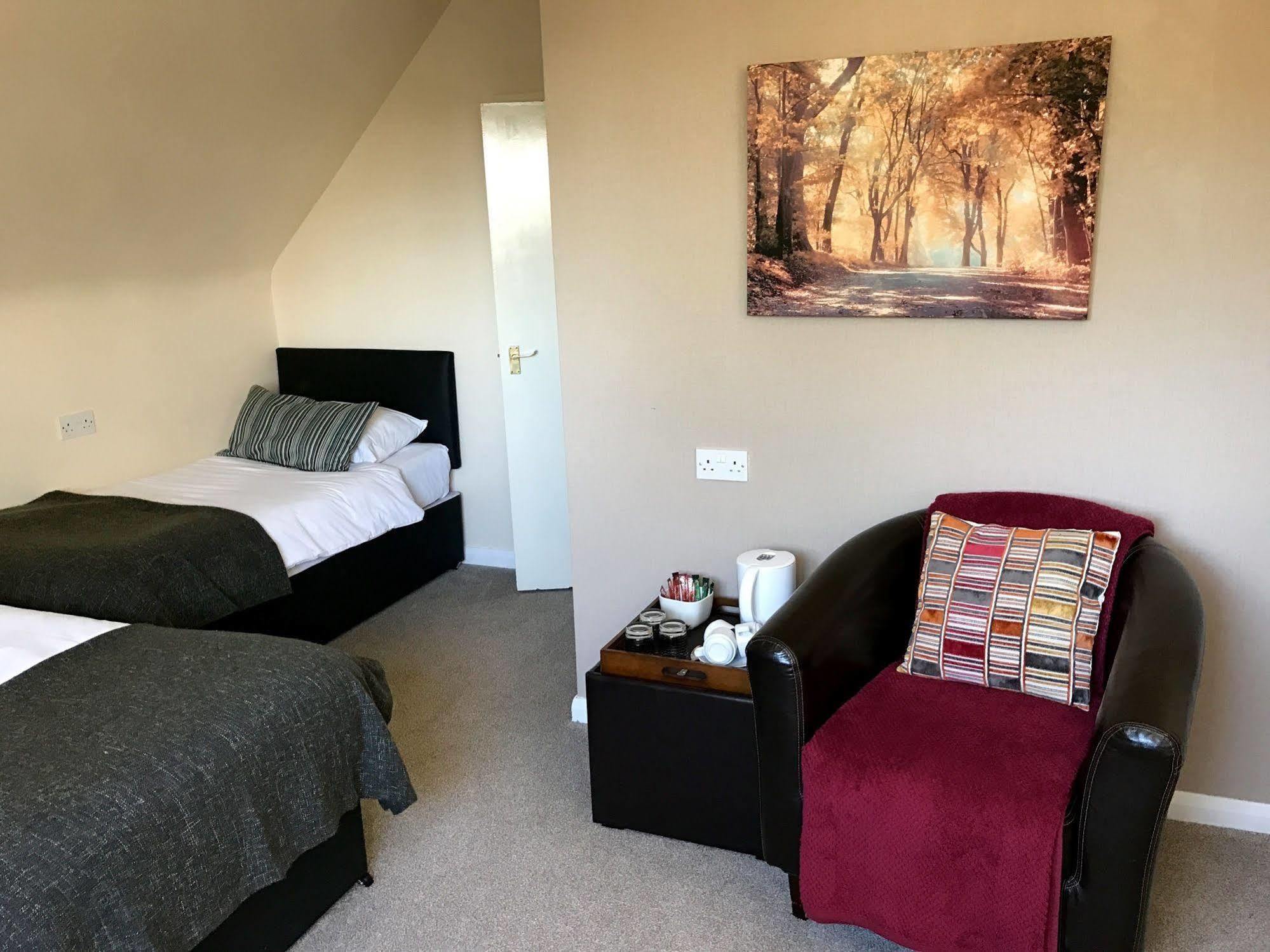 Elizabeth House Hotel Bracknell Bagian luar foto