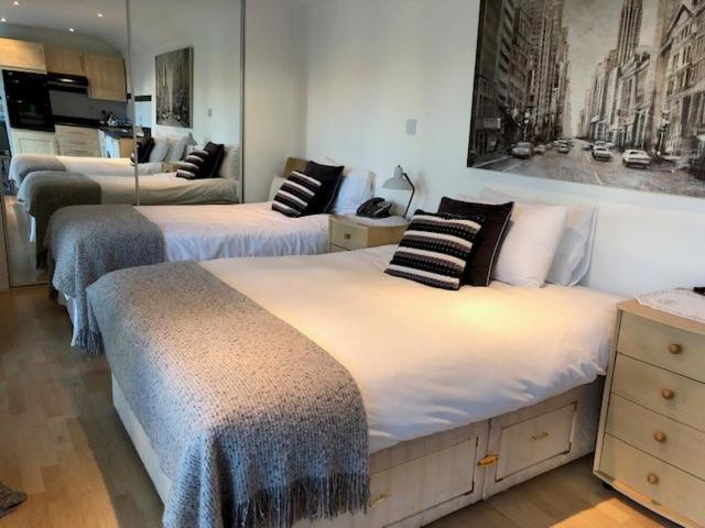 Elizabeth House Hotel Bracknell Bagian luar foto